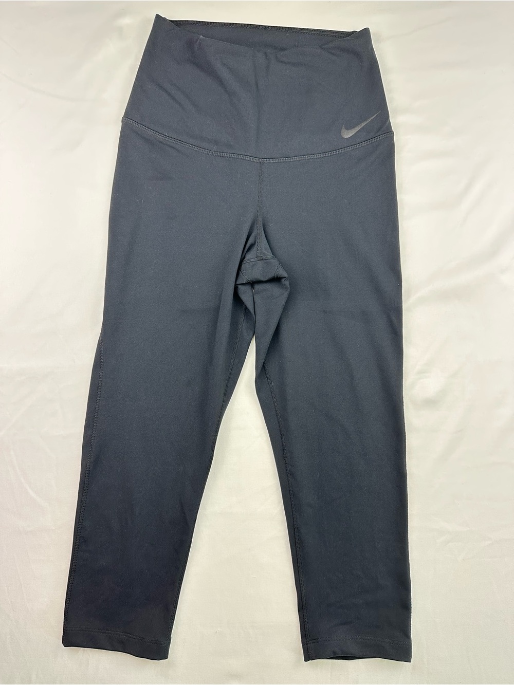 Nike Dri-Fit Black High Waisted Crop Capri Leggings Athletic Workout Tights S